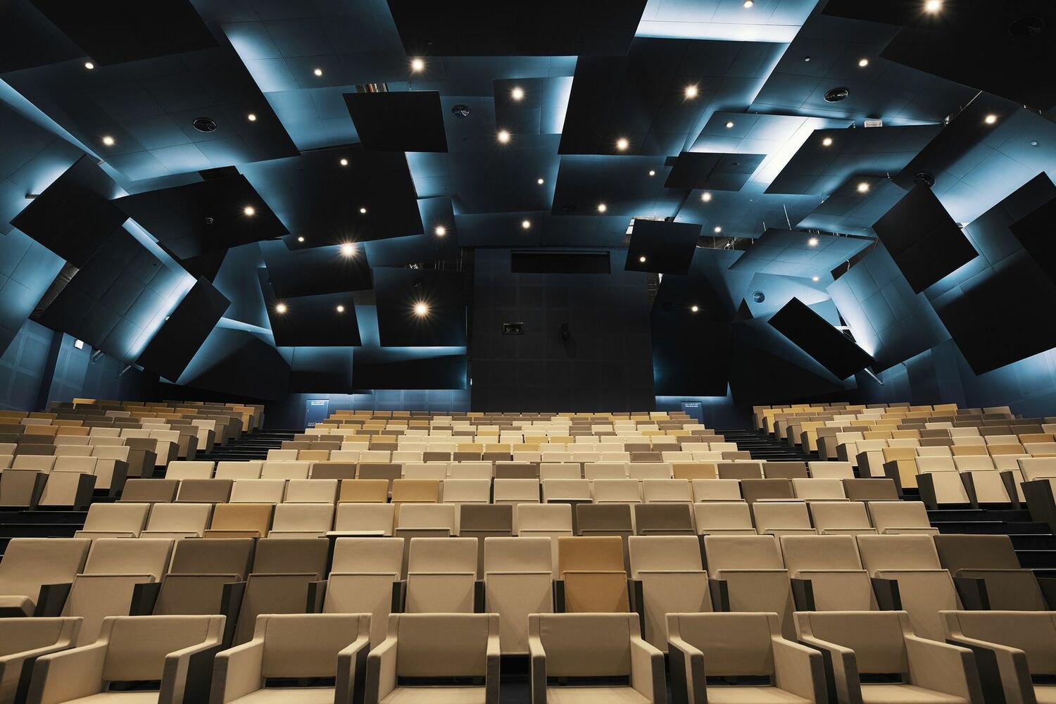 <span style="font-weight: normal;">Акустическое оформление и звукоизоляция</span><br>